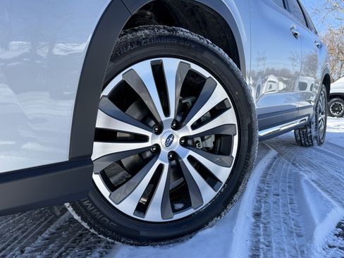 Used 2022 Subaru Ascent Touring image 8