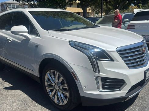 Used 2019 Cadillac XT5 Platinum AWD/4WD image 3