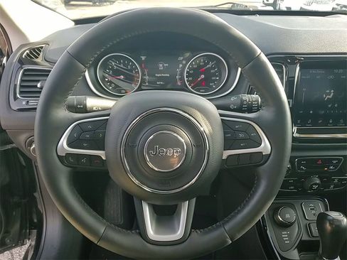 Used 2017 Jeep Compass Limited image 11