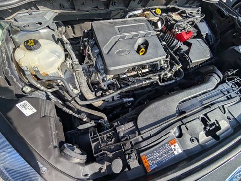 Used 2020 Ford Escape SE image 19