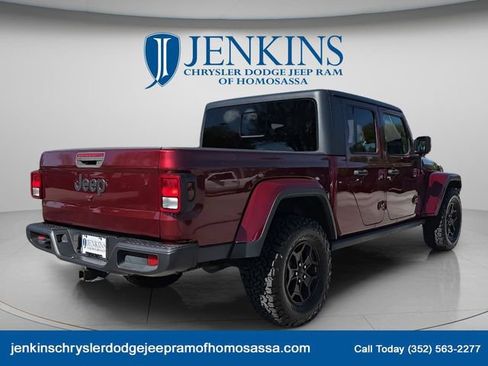 Used 2021 Jeep Gladiator Willys image 7