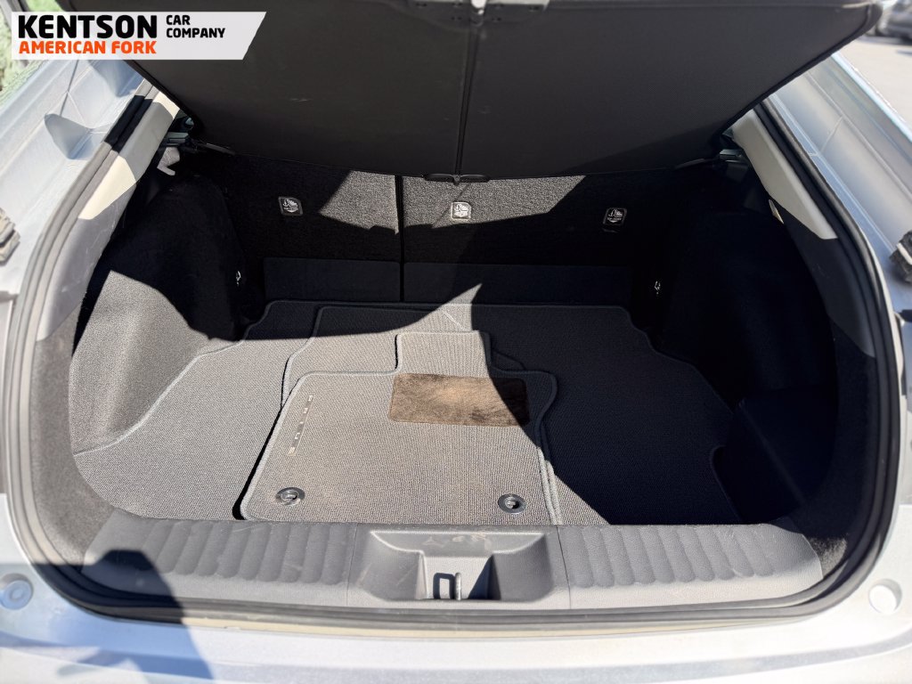 Used 2025 Toyota Prius LE AWD/4WD image 33