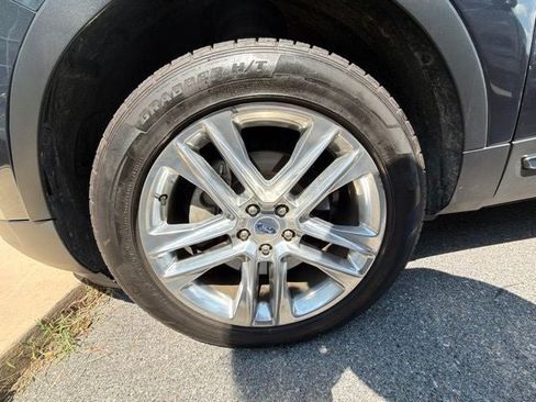 Used 2017 Ford Explorer Limited AWD/4WD image 36