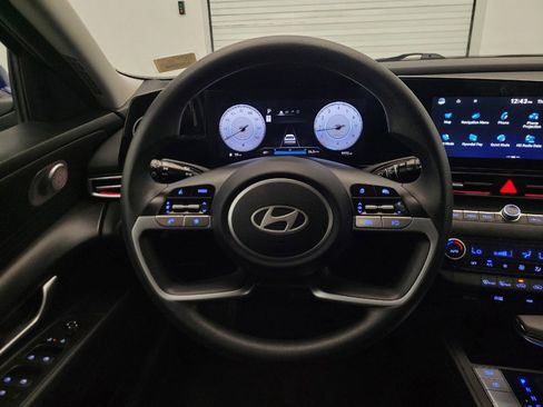 Used 2024 Hyundai Elantra SEL FWD image 22