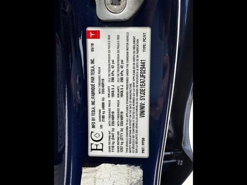 Used 2018 Tesla Model 3 Mid Range RWD image 39