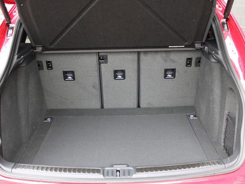 New 2026 Porsche Macan image 23