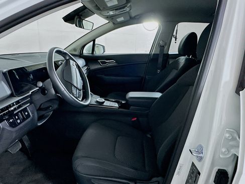 Used 2026 Kia Sportage LX image 12