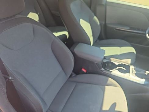 Used 2025 Kia K4 LXS image 11