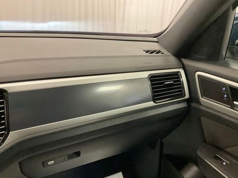Used 2023 Volkswagen Atlas Cross Sport SEL AWD/4WD image 28