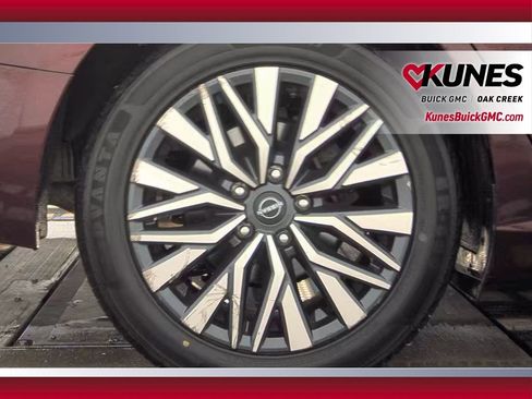 Used 2024 Nissan Altima 2.5 SV image 12