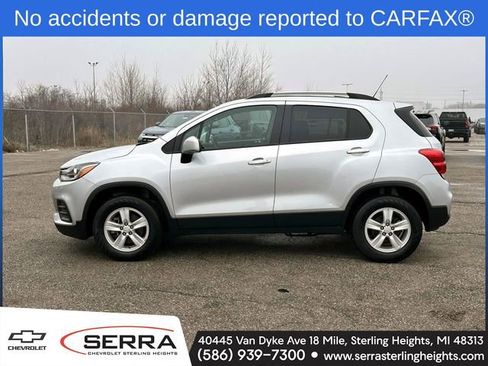 Certified 2022 Chevrolet Trax LT w/ LT Convenience Package AWD/4WD image 2