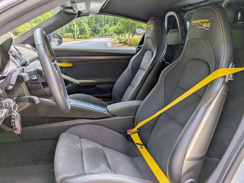 Certified 2024 Porsche 718 Boxster Spyder RS RWD image 5