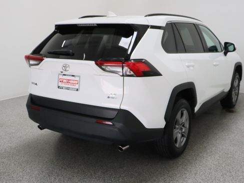 Certified 2025 Toyota RAV4 LE AWD/4WD image 7