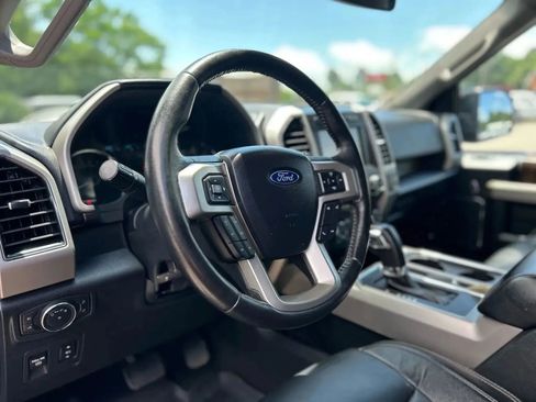 Used 2020 Ford F150 Lariat image 13