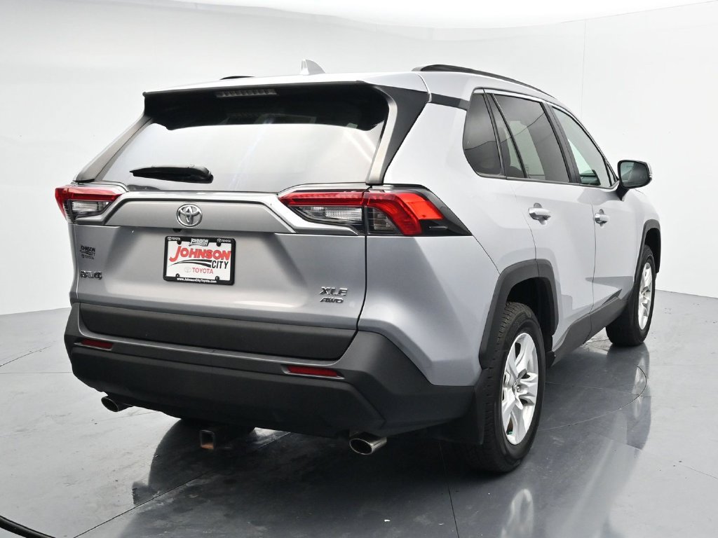 Used 2021 Toyota RAV4 XLE AWD/4WD image 6