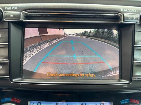 Used 2013 Toyota RAV4 XLE AWD/4WD image 26