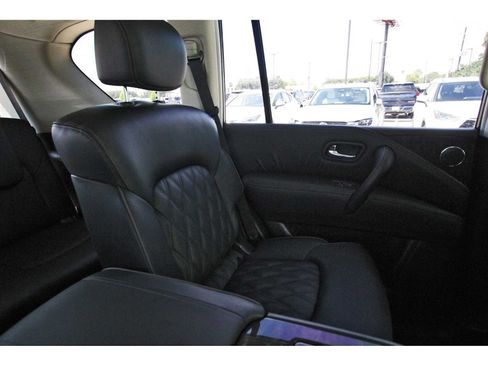 Used 2024 Nissan Armada Platinum w/ Captain's Chairs Package RWD image 10