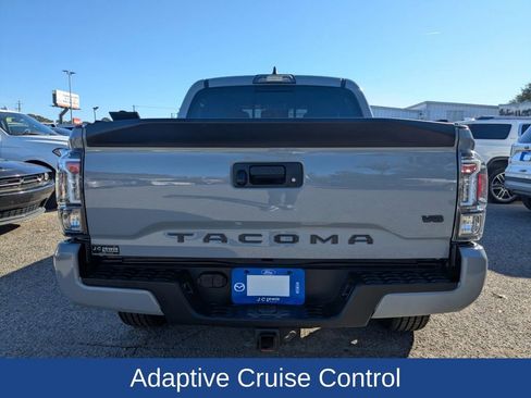 Used 2019 Toyota Tacoma TRD Sport image 5