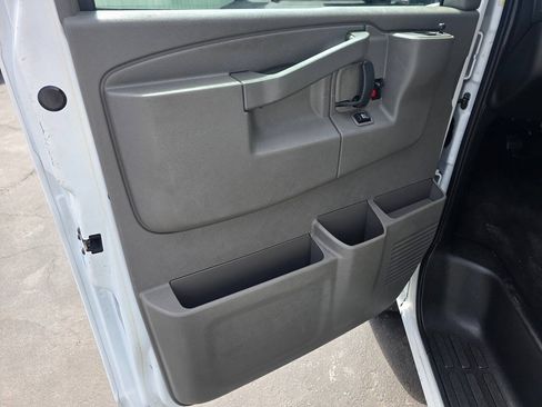 Used 2018 Chevrolet Express 3500 LT w/ LT Preferred Equipment Group RWD image 21