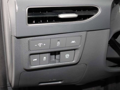 Used 2022 Hyundai Sonata SE w/ Preferred Accessory Package image 16