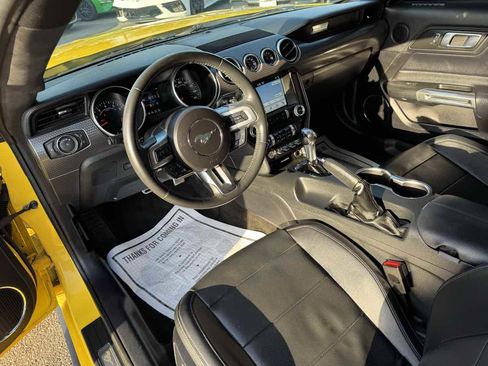 Used 2018 Ford Mustang GT Premium w/ GT Performance Package RWD image 11