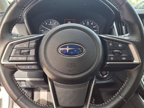 Used 2025 Subaru Outback Premium AWD/4WD image 9