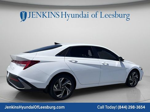 New 2026 Hyundai Elantra Limited FWD image 3