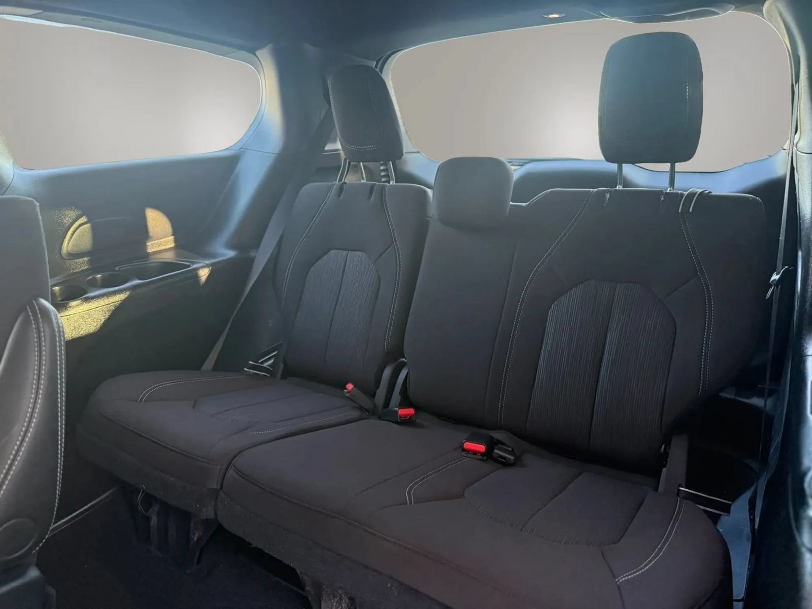 Used 2024 Chrysler Pacifica Touring FWD image 19