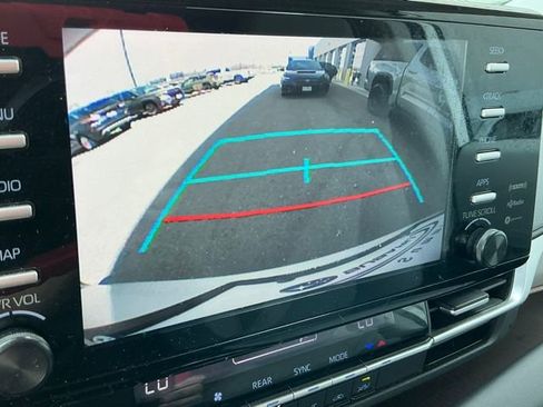 Used 2022 Toyota Sienna LE image 23