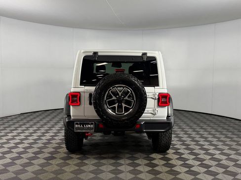 Used 2026 Jeep Wrangler Unlimited Rubicon AWD/4WD image 9