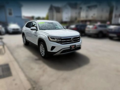 Used 2020 Volkswagen Atlas Cross Sport SE AWD/4WD image 2