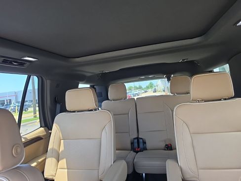 Used 2023 Chevrolet Tahoe Premier RWD image 8