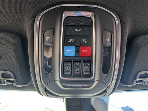 New 2025 Jeep Grand Cherokee Limited w/ Black Appearance Package image 29