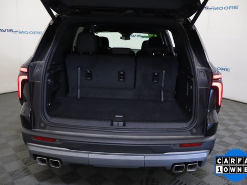 Used 2026 Chevrolet Traverse LT AWD/4WD image 9