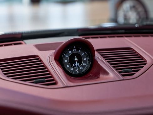 Used 2022 Porsche 911 Turbo S image 30