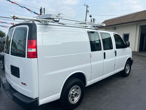 Used 2018 GMC Savana 2500 w/ Driver Convenience Package RWD image 3
