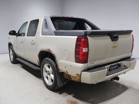 Used 2007 Chevrolet Avalanche LT w/ LT Preferred Equipment Group AWD/4WD image 6