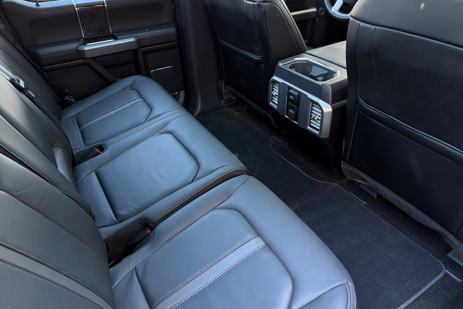 Used 2015 Ford F150 Platinum w/ Max Trailer Tow Package AWD/4WD image 17