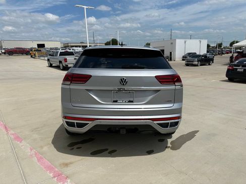Used 2022 Volkswagen Atlas Cross Sport SEL R-Line AWD/4WD image 7