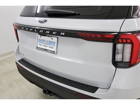 New 2025 Ford Explorer Active image 5
