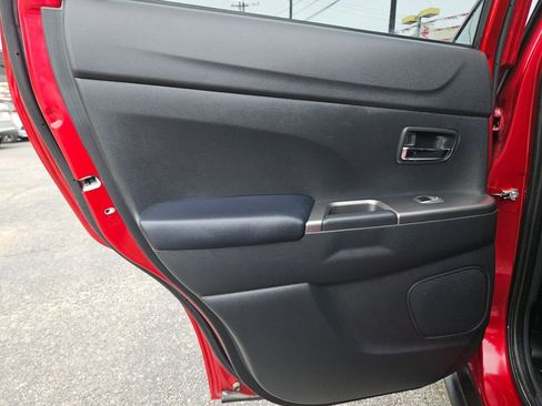 Used 2025 Mitsubishi Outlander Sport SE AWD/4WD image 18