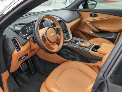 Used 2024 Aston Martin DBX 707 image 3