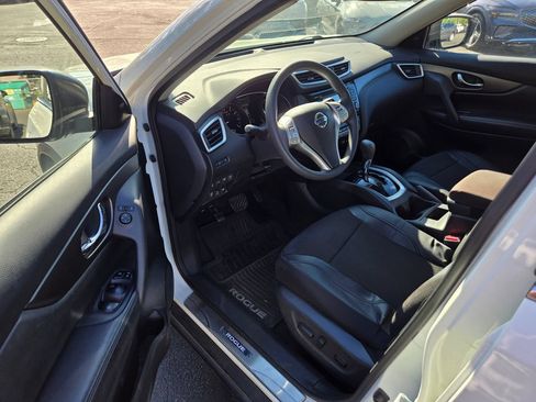 Used 2014 Nissan Rogue SV w/ SV Premium Package AWD/4WD image 19