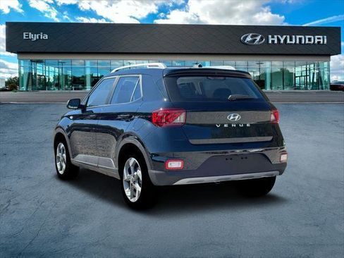 New 2026 Hyundai Venue SEL FWD image 5