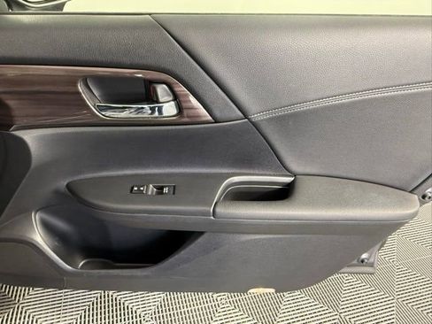 Used 2017 Honda Accord Touring image 50