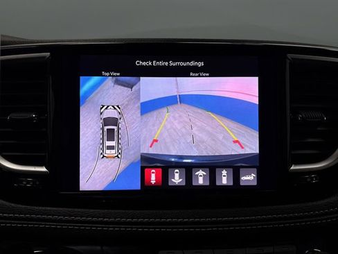 Used 2024 Chrysler Pacifica Limited w/ Trailer Tow Group image 11