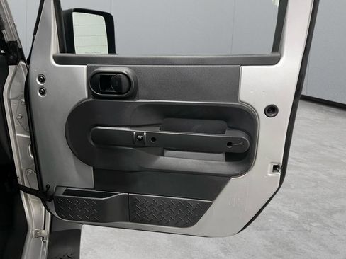 Used 2009 Jeep Wrangler X image 21