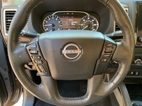 Used 2022 Nissan Frontier SV AWD/4WD image 18