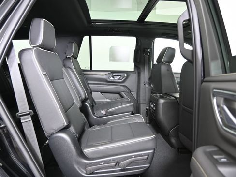 Used 2023 Chevrolet Tahoe Premier w/ Premium Package 2 AWD/4WD image 15