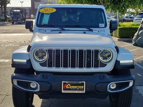 Certified 2025 Jeep Wrangler Unlimited Sahara AWD/4WD image 20